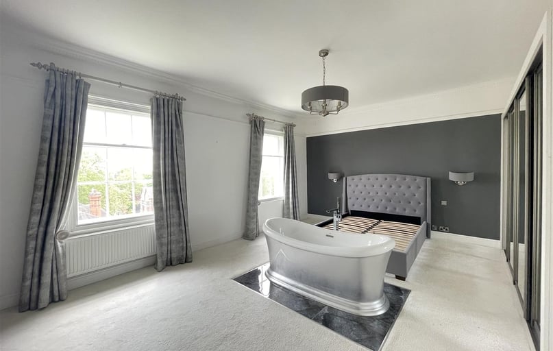 Western Terrace, Radford, The park - Image 1